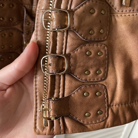 VINTAGE LEATHER FITTED VERSACE JACKET - Picture 4 of 16